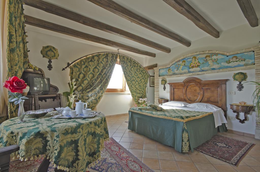 Le Gole Ristorante & Resort Celano Eksteriør billede